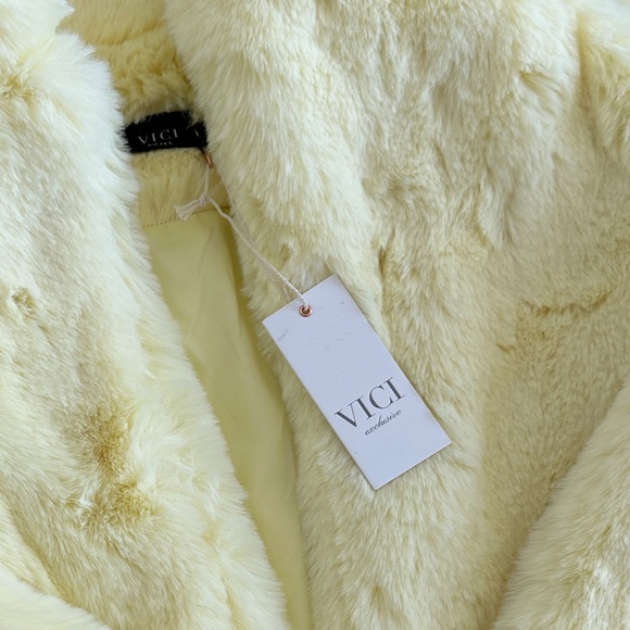 VICI NWT Yellow Faux Fur Jacket - Picture 7 of 7